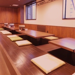 ２Fは掘り炬燵席有り！最大22名様の宴会利用では半個室で使って頂けるので各種宴会にご利用下さい♪