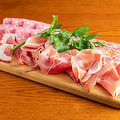 料理メニュー写真&nbsp;熟成生ハムとサラミの盛り合わせ(レギュラー)