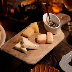 特選チーズ盛り合わせ