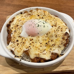 たっぷりチーズと温玉のミートドリア