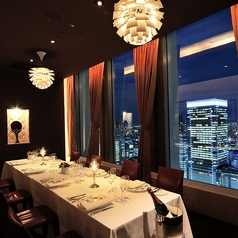 シンプルでくつろげるミニマルな美しさの「Milano=ミラノ」お集まりの人数とお好み・ご予算に応じてお使いいただけます。※個室ご利用のご予約はお店へ直接お問い合わせください。