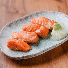 サーモンニンニク醤油漬け