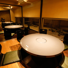 最大24名様ご利用できる個室です。庭園も見渡せます