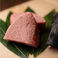 カルビ、ハラミなど盛りだくさんの食べ放題コースです！