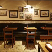 ナポリを思わせる店内★