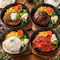 料理メニュー写真&nbsp;二層仕立てのボリューム満点ハンバーグ！