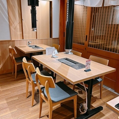 お一人様～デートでの利用にピッタリなカウンター席がございます