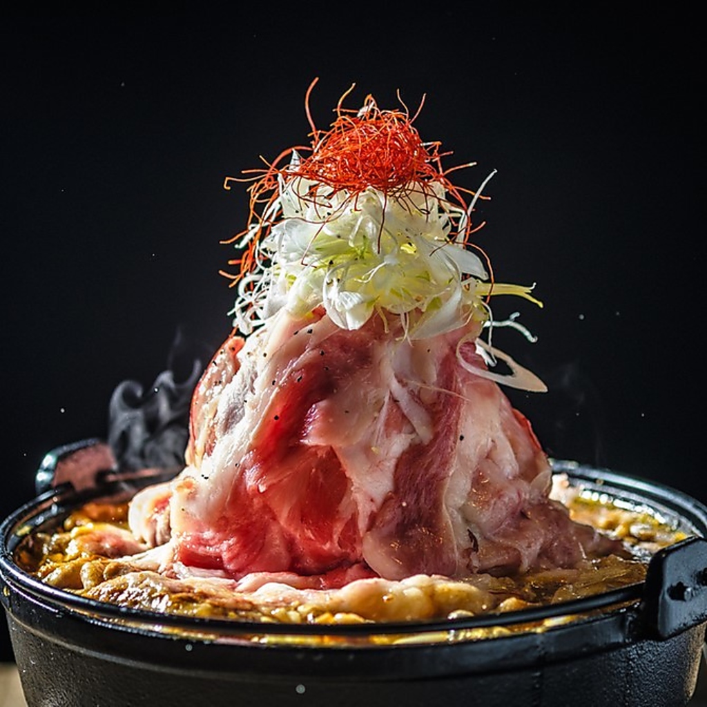 村田牛を使用した《名物にくなべ》は質も量も大満足間違いなしの美味しさです。