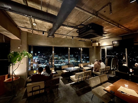 京都東山一望の店内で夜景を見ながらディナーをお楽しみください♪