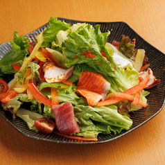 朝採れ鮮魚の海鮮サラダ