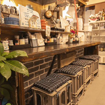 串カツ酒場なかなか中百舌鳥店の雰囲気1