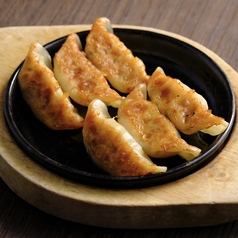 熱々！鉄板餃子（6ヶ）