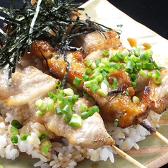 大きな豚ばら三色丼