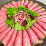 豪華で贅沢な料理を種類豊富にご用意しております。詳細やご不明な点はお気軽にお問い合わせ下さい。