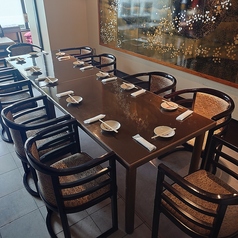 テーブルをつなげて12名様まで使用可能です