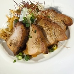 大人気！肉厚炙りチャーシュー