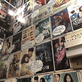 お手洗いは360度韓国ドラマ!!ここまでこだわって作られたお手洗いは我ながら見た事がございません!お手洗いの中360度全面にスタッフが厳選した本当に面白いオススメ韓国ドラマのポップが貼られています。またどういうところが面白いのか等手書きでも書かれてますので、是非一度チェックしてみて下さい♪♪