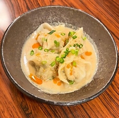 胡麻担々豆乳の水餃子