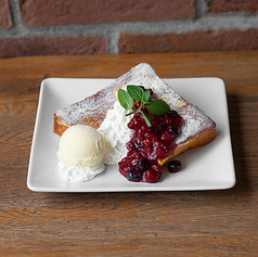 選べるソースのフレンチトースト　アイス添え