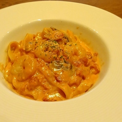 エビのトマトクリームパスタ