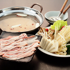 昭和レトロ酒場 キューエモン 新宿店特集写真1