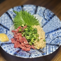 馬カルビ刺し/桜納豆