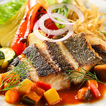 当店では、季節の野菜や店主が定期的に東京湾で釣り上げる新鮮な魚を使用したイタリアンをご提供。