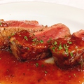 料理メニュー写真 牧草牛フィレ肉のステーキ　レフォールソース