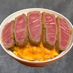 厳選されたシャトーブリアンを贅沢にカット♪シャトーブリアンの閉じないカツ丼《事前予約制》5800円(税込)の写真