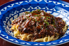 牛すじデミグラスソースの生パスタ