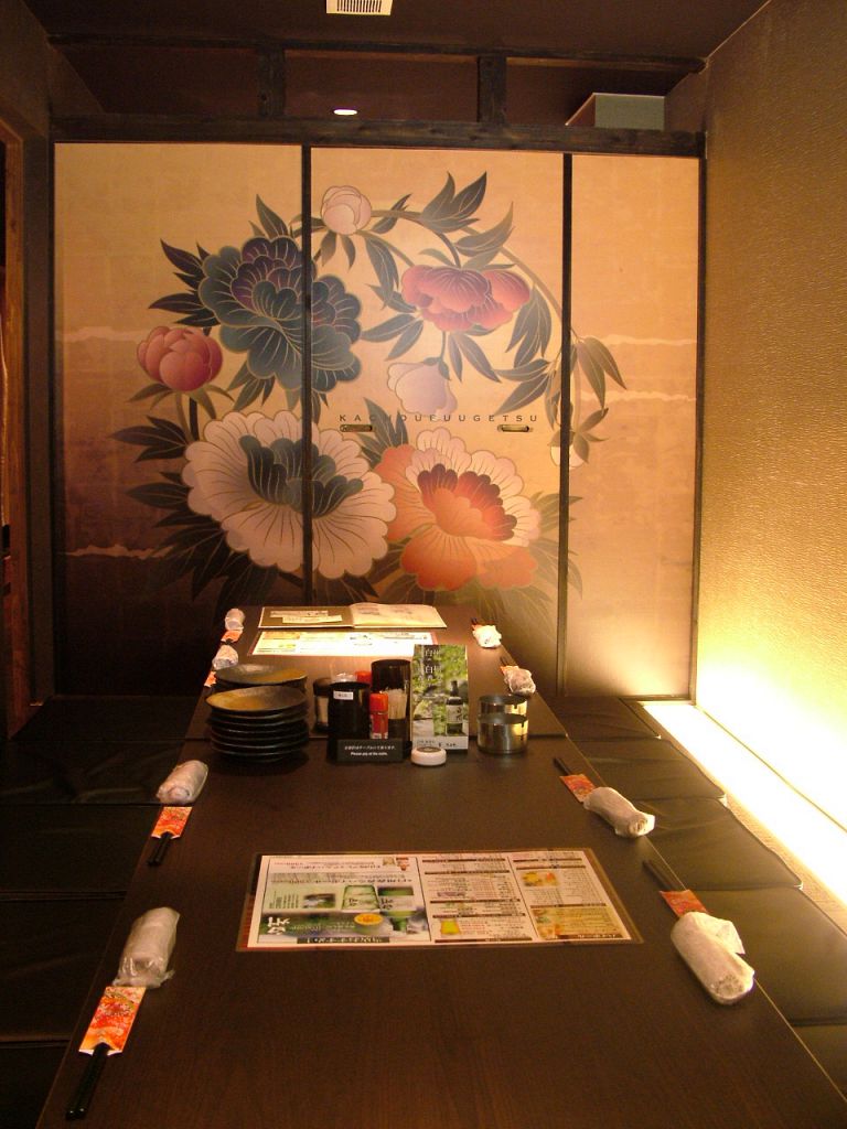 少人数から団体様の掘りごたつ個室をご用意致しました！！ゆったりお過ごし下さい★