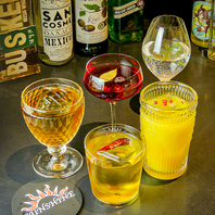 【おしゃれなお酒が勢ぞろい】