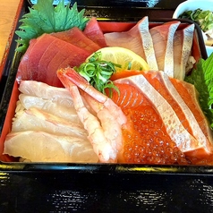 新鮮な海の幸を使用したお得なランチメニュー♪