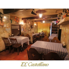 ２名掛けのテーブル席ございます