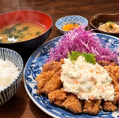 種類豊富な炭火焼きが楽しめるランチメニュー
