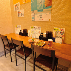 3名様までご利用いただけるアットホームな空間です。仕事帰りのちょい飲みや、友人との楽しいひとときに最適です。ぜひお気軽にお立ち寄りください♪
