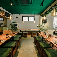 【貸切可能 (※ご予算や人数は直接ご相談ください♪)】当店では貸切も承っております。各種宴会やパーティーにぜひご利用ください!最大宴会収容人数:60名様の広々とした店内で、思いっきりお楽しみいただけますよ☆緑と木の温もりを感じるオシャレな空間のなかで、素敵なひとときを♪