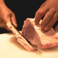 A5黒毛和牛の部位を活かす火入れとカット技