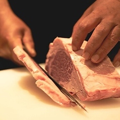 A5黒毛和牛の部位を活かす火入れとカット技