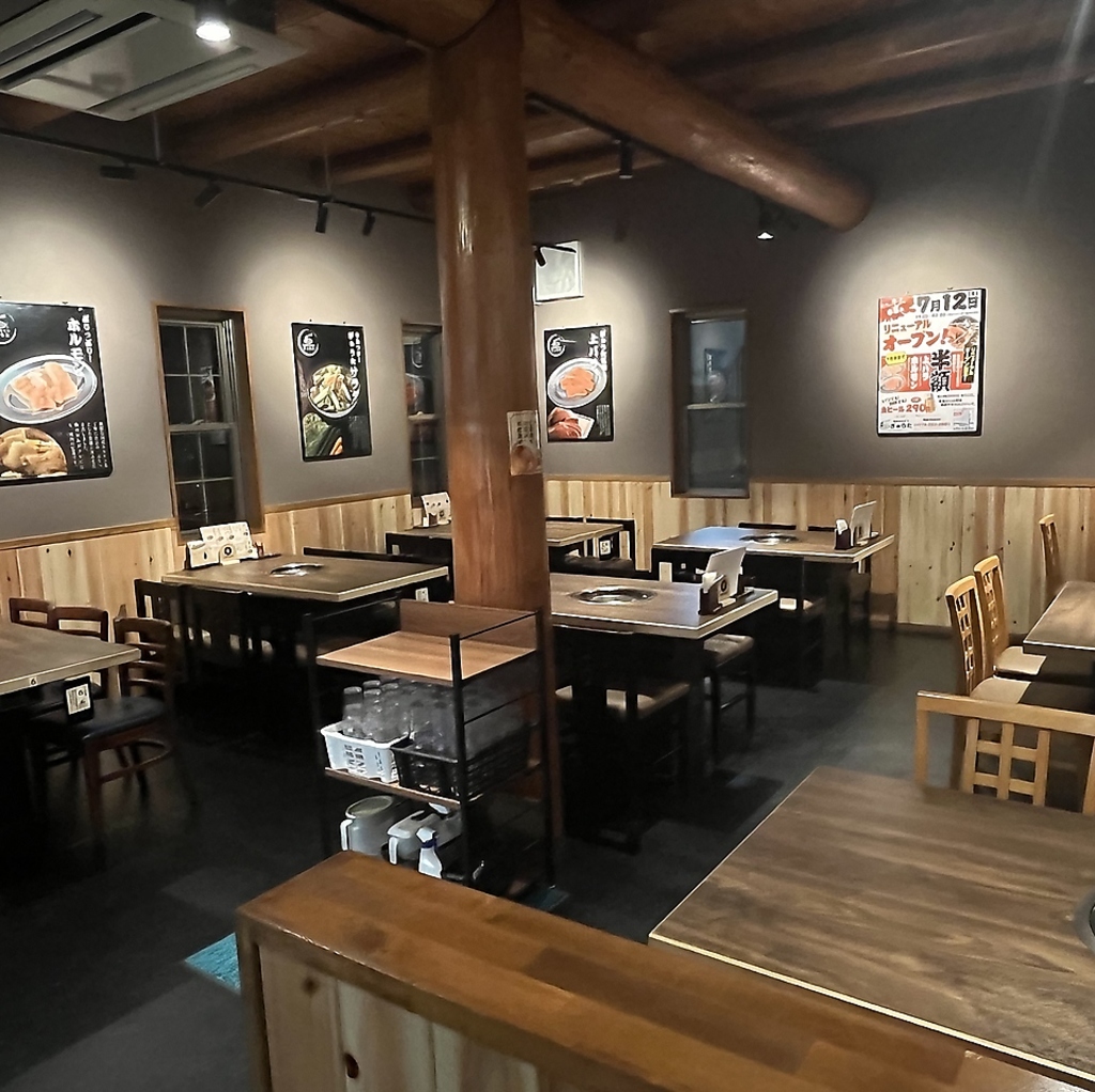 広々として清潔感のある店内。ご家族やご友人とのお食事のほか、会社宴会や女子会、打ち上げ等にも◎