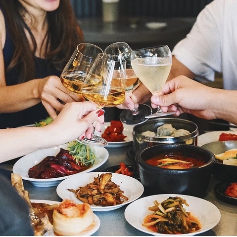 オリジナリティ溢れる本格韓国料理と自然派ワインを提供する恵比寿の韓国料理店
