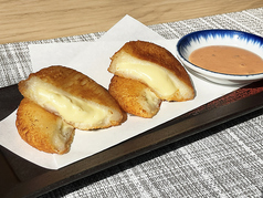 カマンベールチーズフライ　明太ソース添え