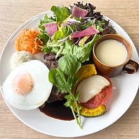 人気のハンバーグを使ったロコモコランチ