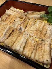 川中醤油で炙るあなご飯