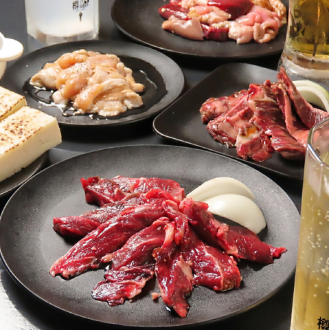 サガリやホルモン、ビールでお疲れ様の一杯！いつもの仲間と気軽にどうぞ。