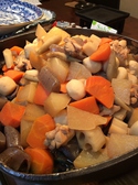 日替わりでカウンターに並ぶ大皿料理！博多がめに！