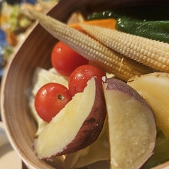 カリカリチョレギサラダ/蒸し野菜のバーニャカウダ