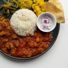 やわらかチキンとお豆の愛がけスパイスカレー