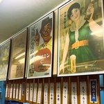 長年愛された居酒屋のホッとする空気感はそのままに、店内を綺麗にリニューアル！レトロだけど清潔♪