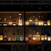 当店ではカラオケ体験ができ、音楽とお酒、食事を同時に楽しめる場所です。初対面の方とも、歌を通じて自然と会話が生まれやすく、新しい出会いが♪友人や仲間と一緒に盛り上がることで、一体感が生まれ、素晴らしい思い出を作ることができます。楽しい時間を共有し、心温まるひとときをお過ごし下さい!